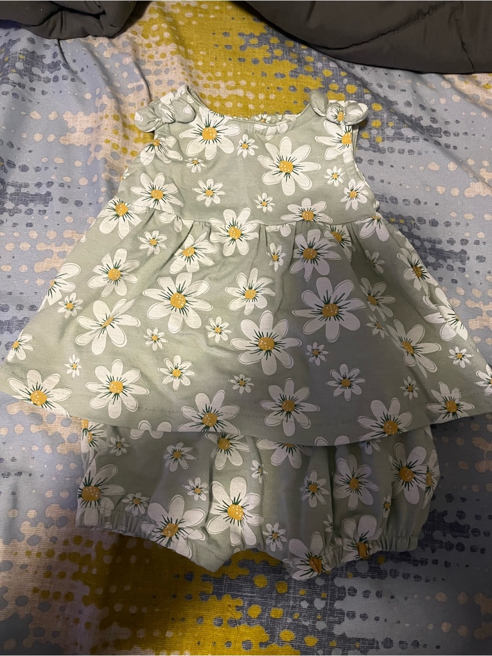 Daisy-Print Green Baby Dress & Bloomers Set 0-3 months